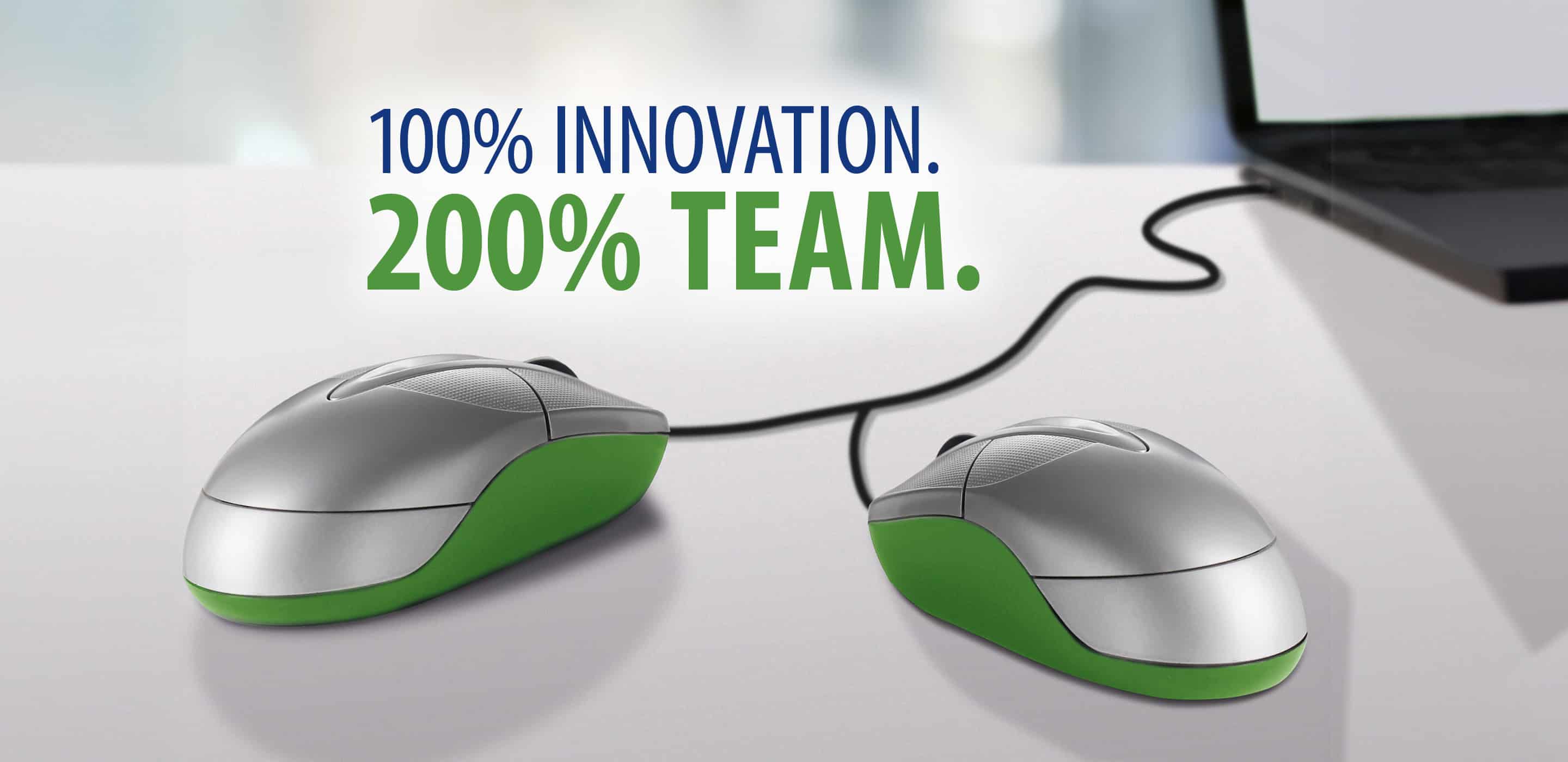 Zwei miteinander verbundene Computermäuse mit dem Motiv „100 % Innovation. 200 % Team.“.